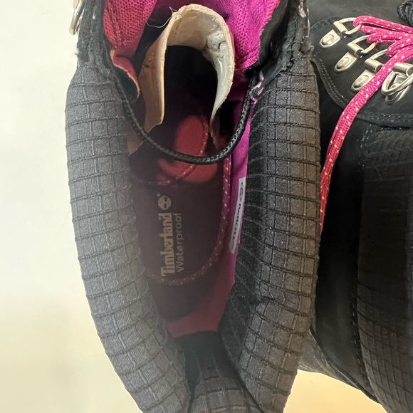 NWOT Timberland Black Leather Boots with Pink and Black Lace Options Included - Picture 11 of 15